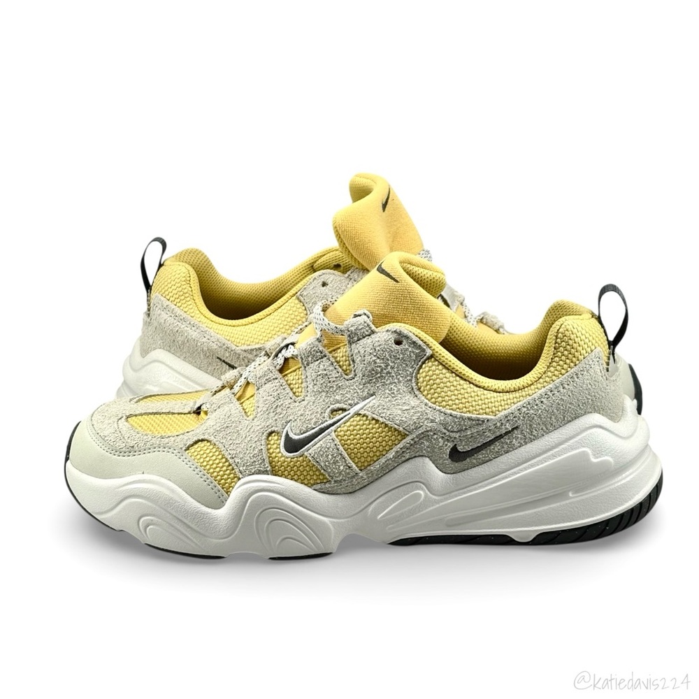Nike Tech Hera ‘Saturn Gold’